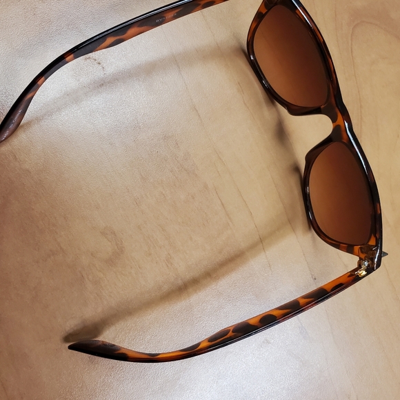 FREE WITH PURCHASE - Studded Sunglasses - Picture 2 of 8